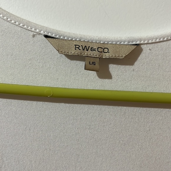 Cute tank top - Picture 2 of 3